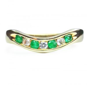 9ct Yellow Gold Emerald & Diamonds Ring