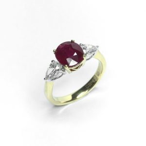 An image of 18CT YELLOW GOLD RUBY & DIAMOND RING