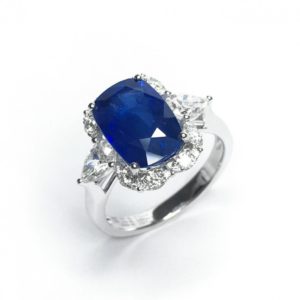 18Ct White Gold Sapphire & Diamond Ring