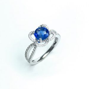 18Ct White Gold Blue Sapphire & Diamond Ring
