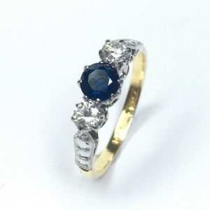 Image of second hand sapphire & diamond ring in 18ct yellow gold