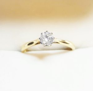 Image of second hand solitaire diamond ring in 18ct yellow gold
