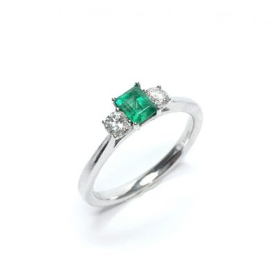 Second Hand Emerald & Diamond Ring in 18ct White Gold