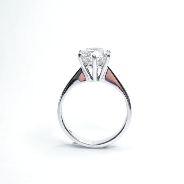 18ct White Gold Diamond Solitaire Engagement Ring