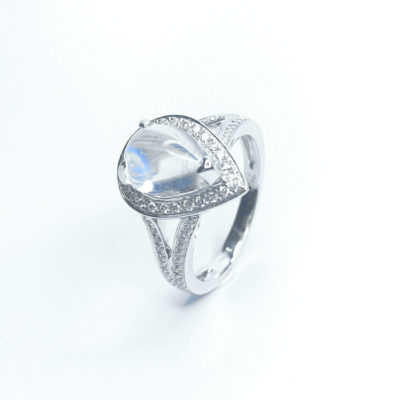 18ct White Gold Moonstone & Diamond Ring