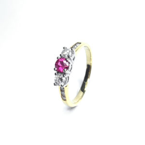 18ct Yellow Gold Ruby & Diamond 3 Stone Ring