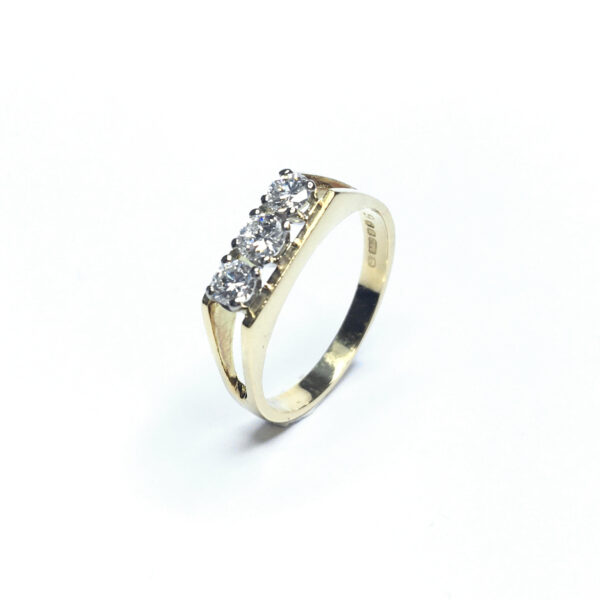 Second Hand 18ct Yellow Gold 3 Stone Diamond Ring