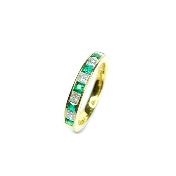18ct Yellow Gold Emerald & Diamond Ring