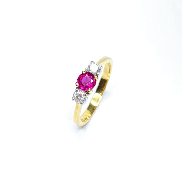 18ct Yellow Gold Ruby & Diamond Ring