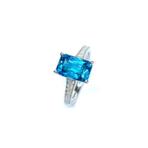 18ct White Gold Blue Zircon & Diamond Ring
