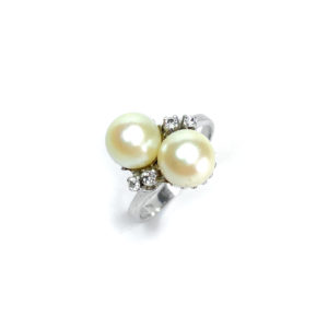 Second Hand 18ct White Gold Pearl & White Sapphire Ring