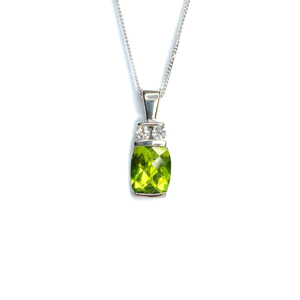 9ct White Gold Peridot Pendant