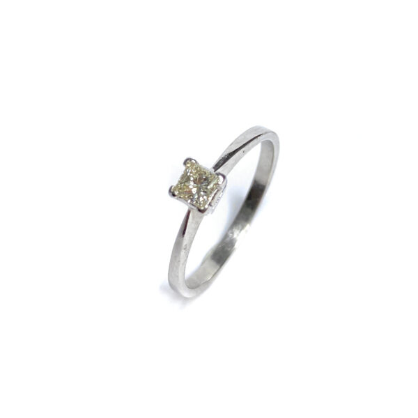 Second Hand 18ct White Gold Diamond Ring