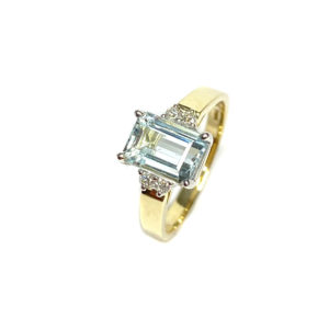 9ct Yellow Gold Aquamarine & Diamond Ring
