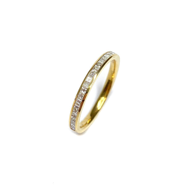 18ct Yellow Gold Diamond Ring