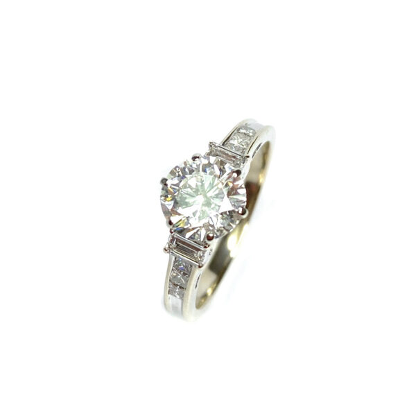 Second Hand 18ct White Gold Diamond Ring