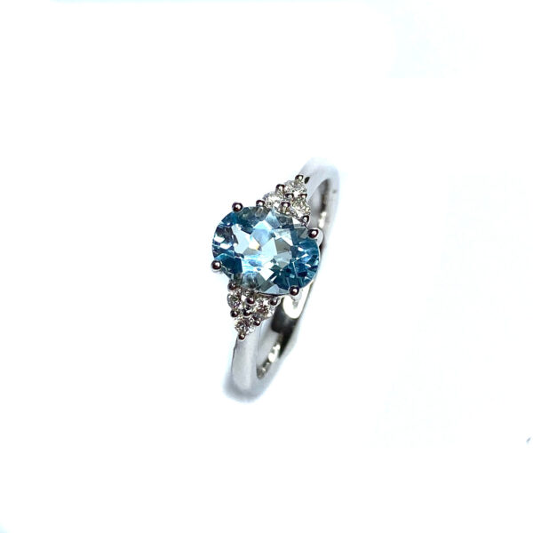 18ct White Gold Aquamarine & Diamond Ring