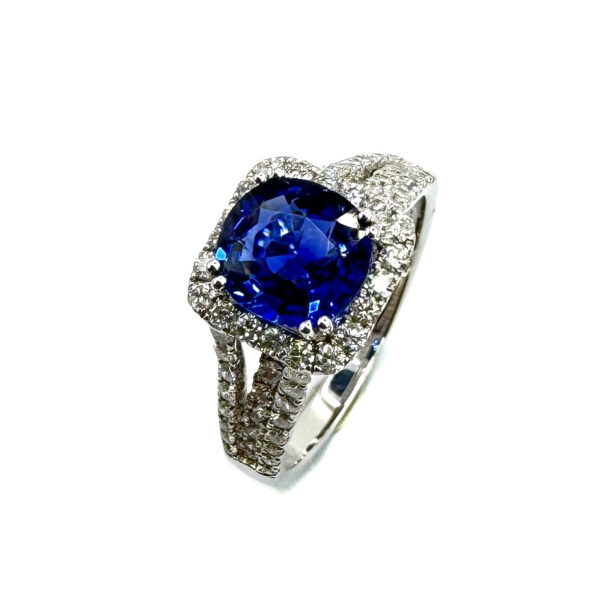 18ct White Gold Sapphire & Diamond Ring
