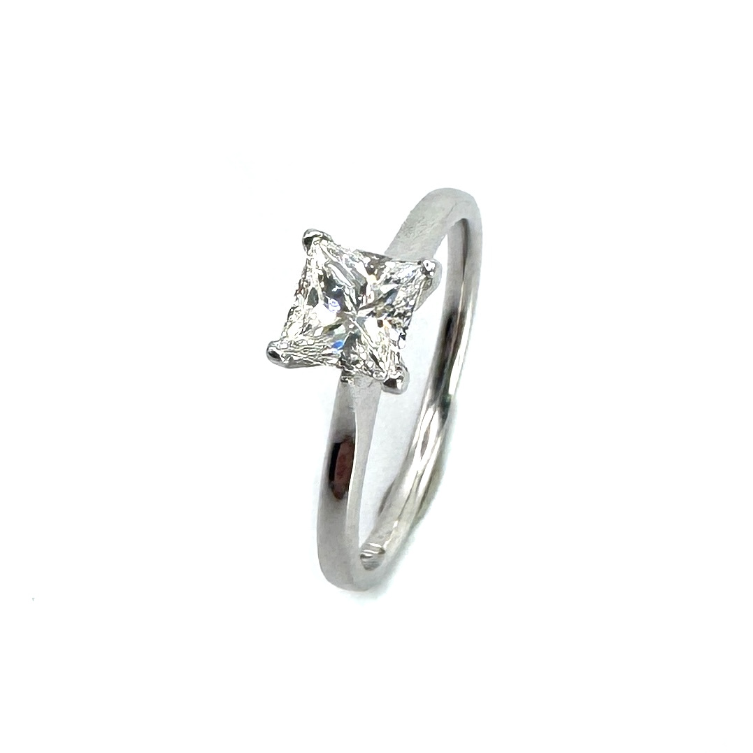 Second Hand Platinum Diamond Ring