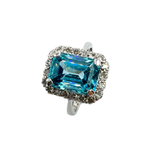Second Hand 18ct White Gold Blue Zircon & Diamond Ring