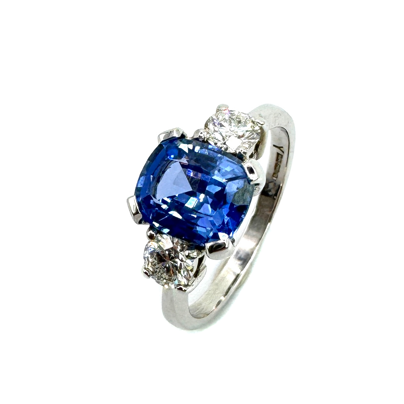 Second Hand 18ct White Gold Cylon Blue Sapphire & Diamond Ring