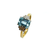 18ct Yellow Gold Aquamarine & Diamond Ring