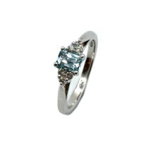 Second Hand 18ct White Gold Aquamarine & Diamond Ring
