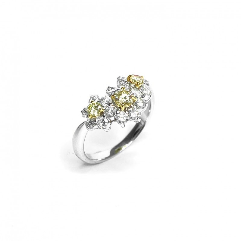18ct White Gold Diamond Ring
