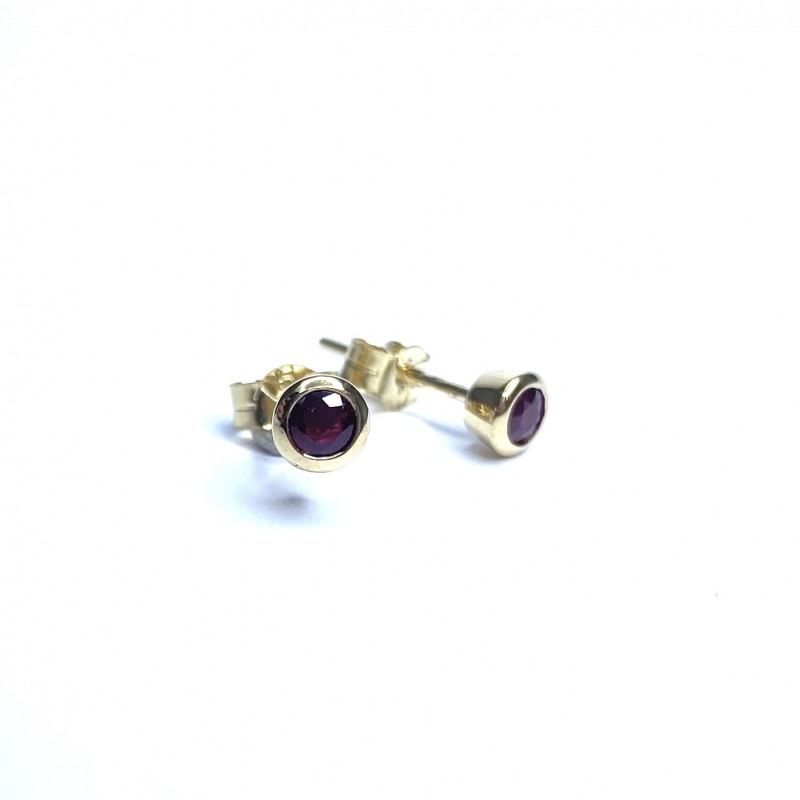 18ct Yellow Gold Ruby Earrings